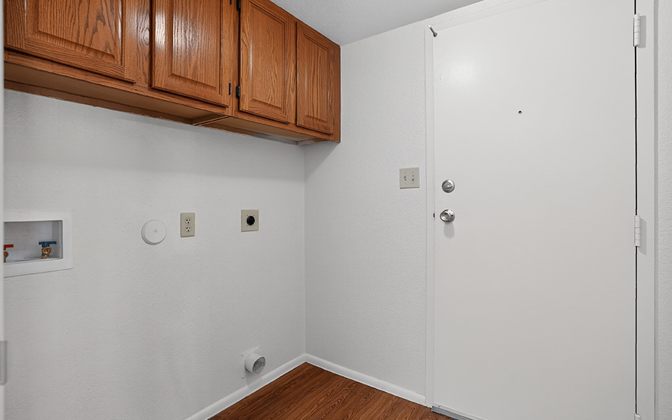 Saguaro Manor - 3x2 1172 - Laundry Room